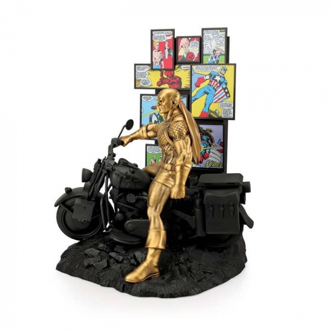 Drag image to spin Limited Edition Origins Gilt Captain America
